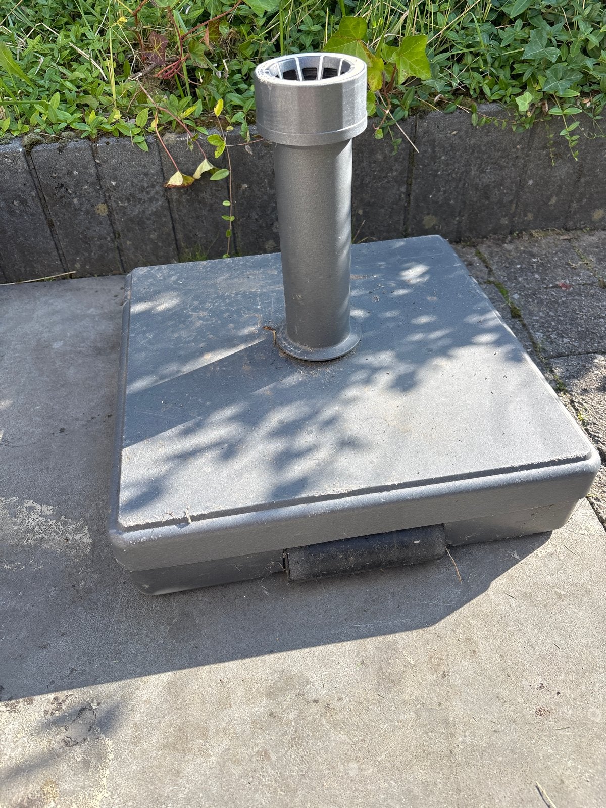 Stevige parasolvoet - Grijs, Tuin en Terras, Ophalen, Gebruikt, Parasolvoet