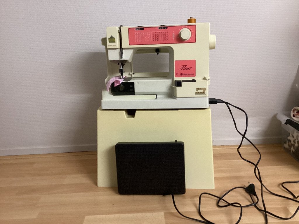 Husqvarna naaimachine, Ophalen, Gebruikt