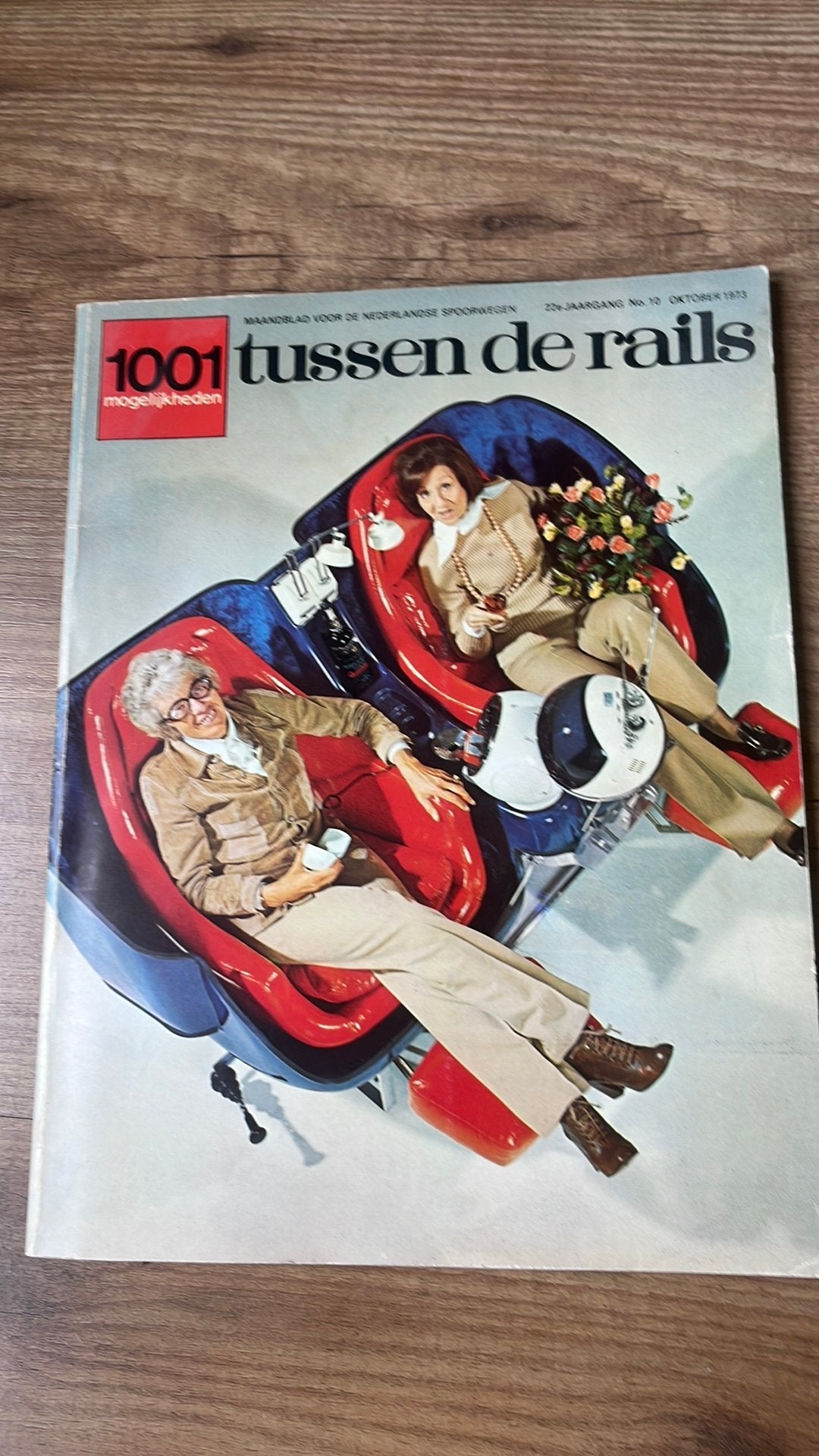 Tussen de rails vintage boek.zie omschrijving, Verzamelen, Ophalen of Verzenden, Zo goed als nieuw, Overige soorten, Boek of Tijdschrift