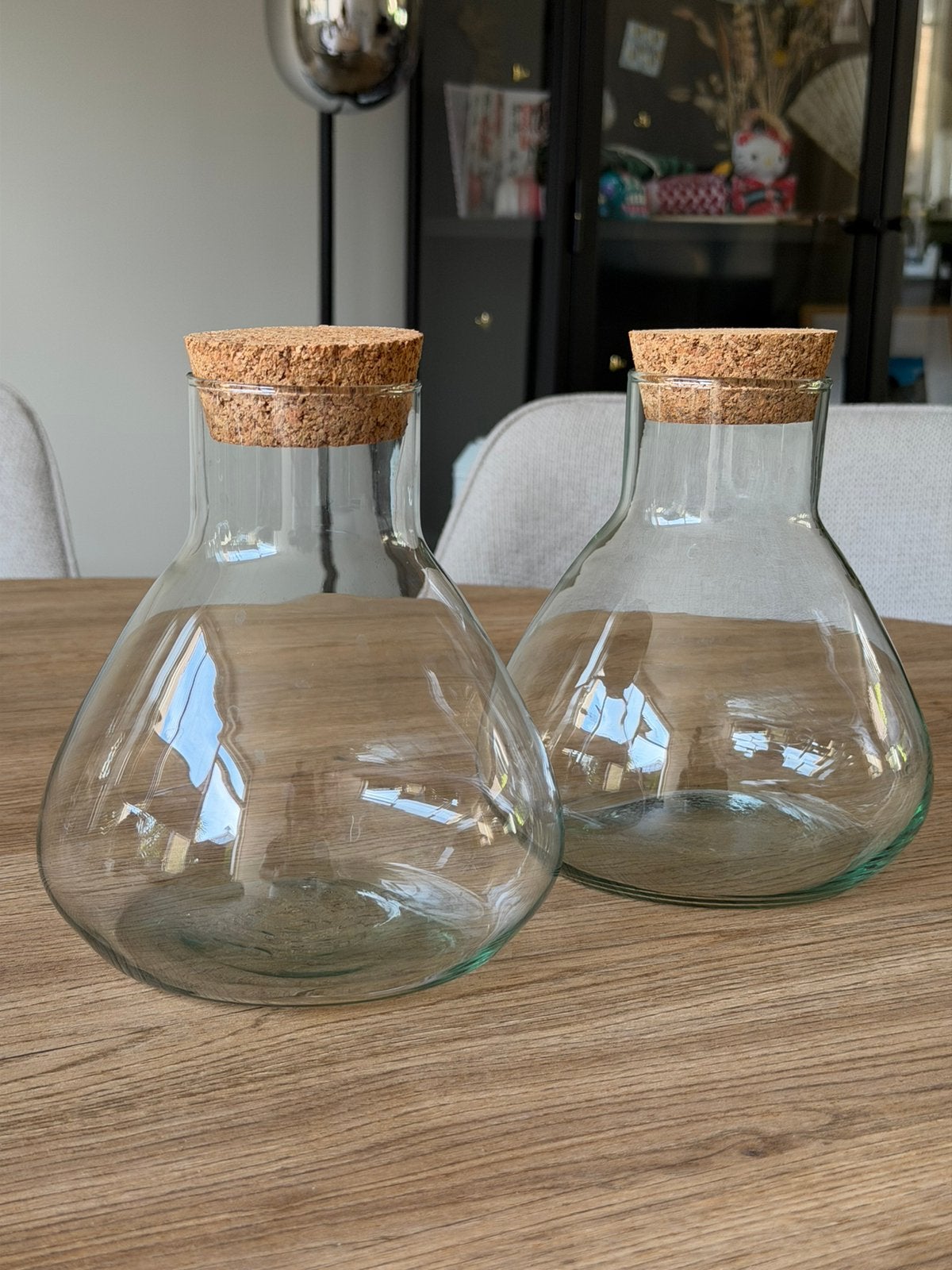 Set van 2 glazen flessen/vazen met kurk, Huis en Inrichting, Woonaccessoires | Vazen, Ophalen of Verzenden, Transparant, Glas