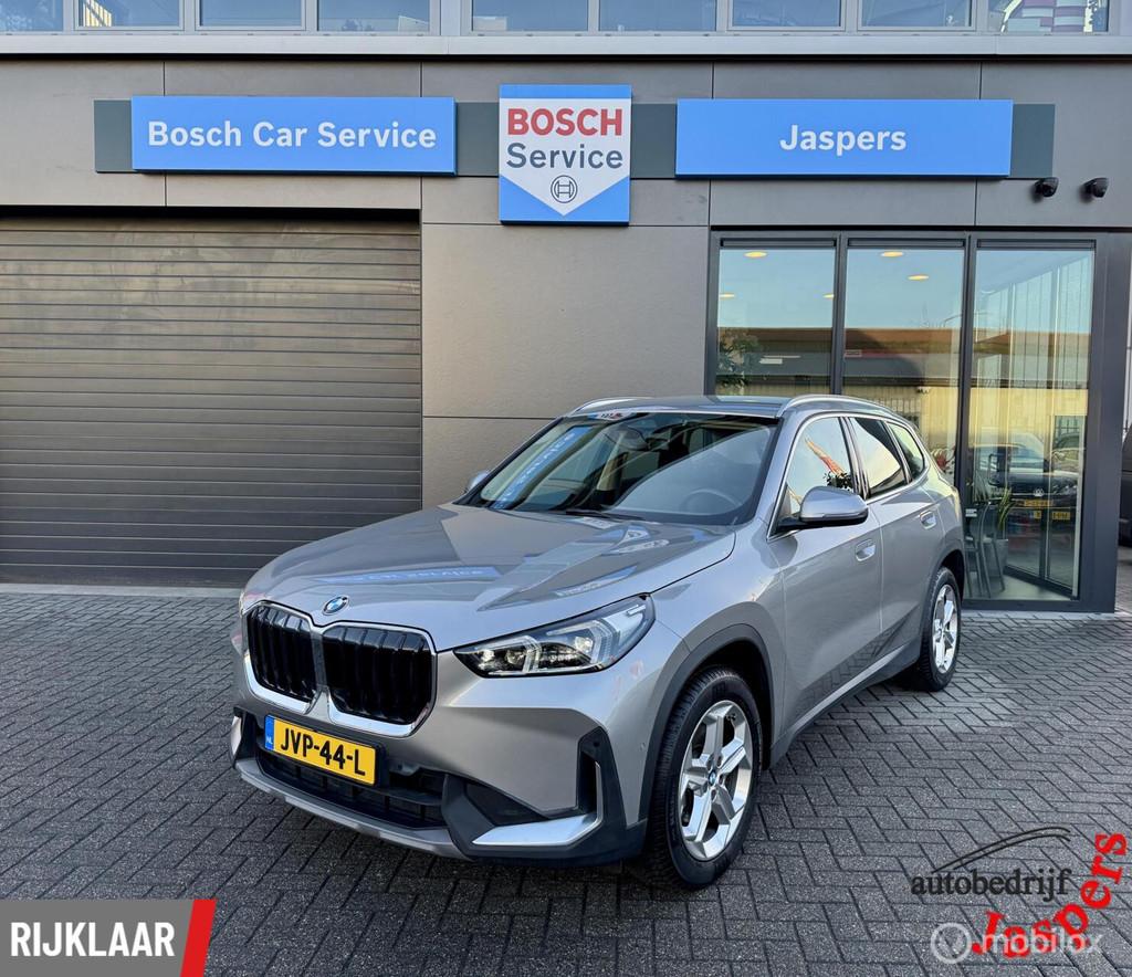 BMW X1 sDrive18i NAVI | DAB | APPLE | CAMERA | 18", 12 maanden, Gebruikt, Bedrijf, 3 cilinders