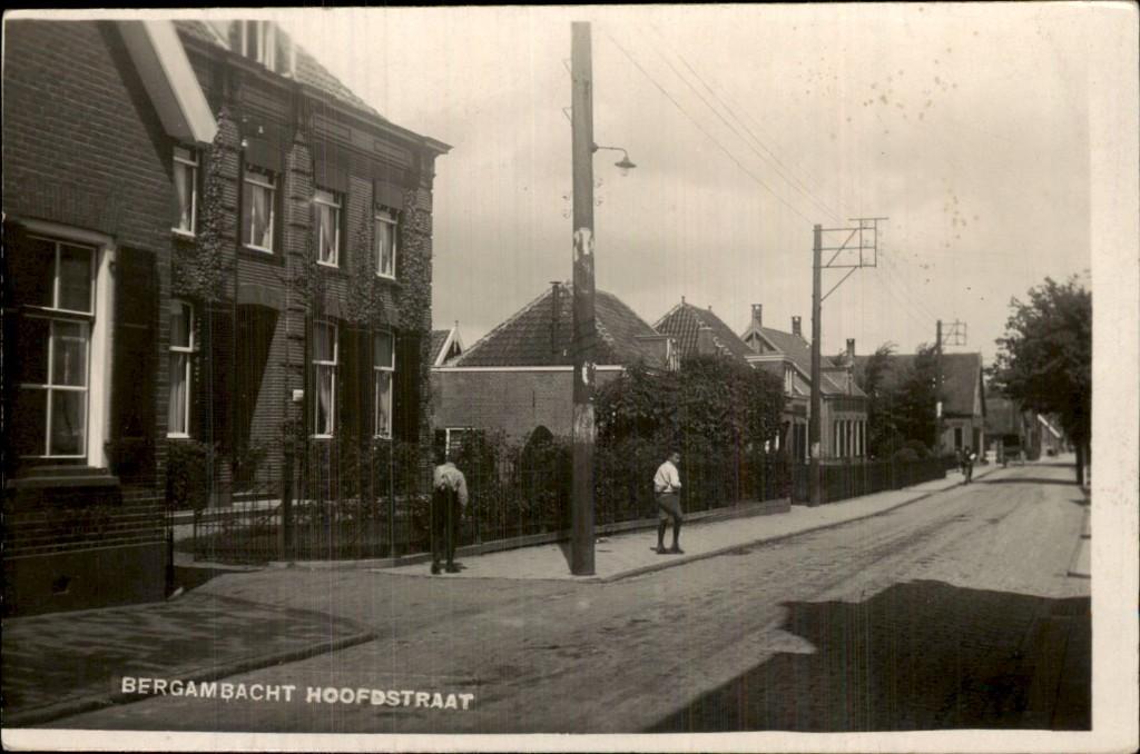 Bergambacht - Hoofdstraat - Fotokaart - Bromografia, Verzamelen, Ansichtkaarten | Nederland, Ophalen of Verzenden, 1920 tot 1940