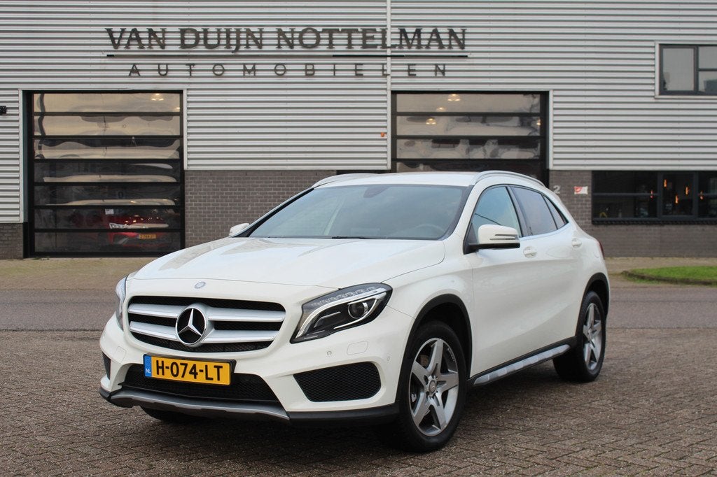 Mercedes-Benz GLA 250 4Matic AMG / Camera / Trekhaak / Xenon, Auto's, Mercedes-Benz, Automaat, 15 km/l, 4 cilinders, Met garantie (alle)