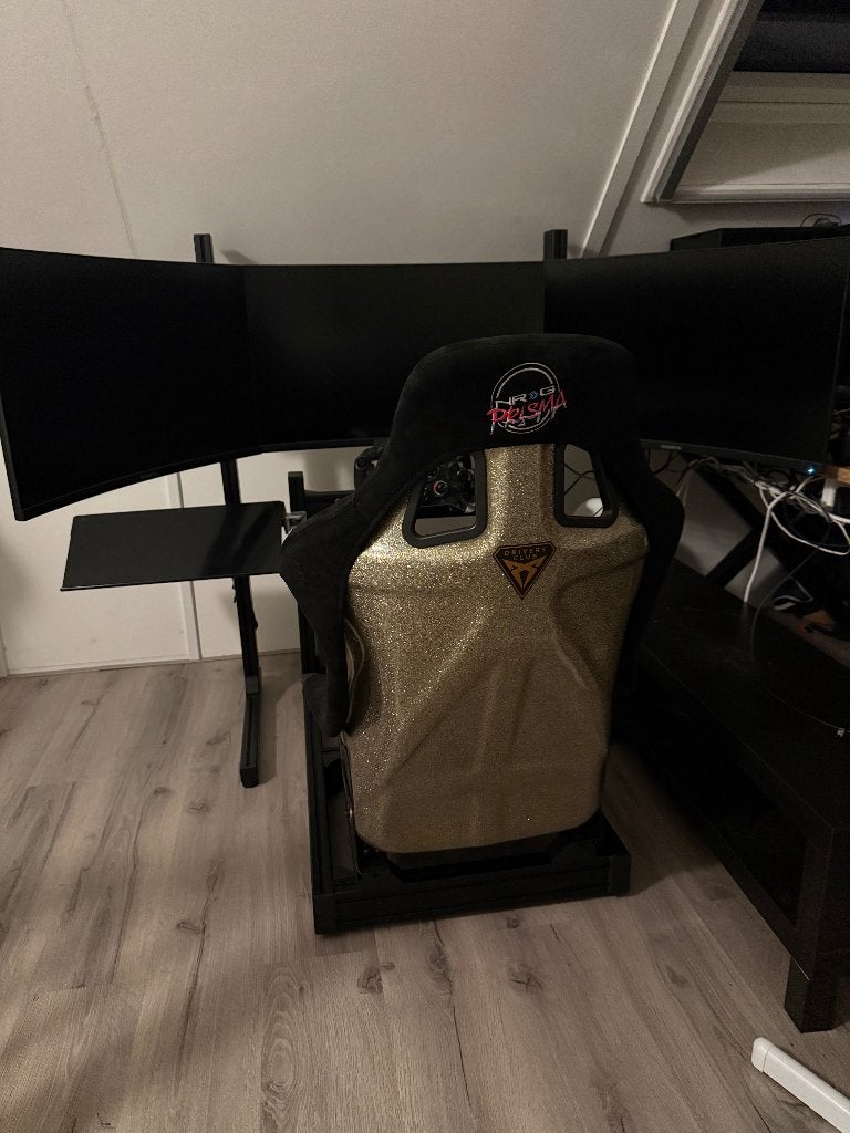3x Gigabyte G32QC 32'' + Sim-Lab Triple Screen mount, Ophalen, Overige merken, Zo goed als nieuw