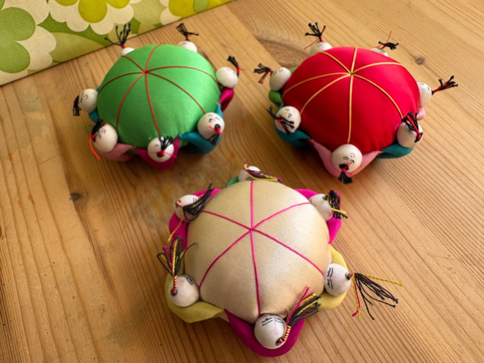Speldenkussens Chinese poppetjes, Ophalen of Verzenden, Zo goed als nieuw