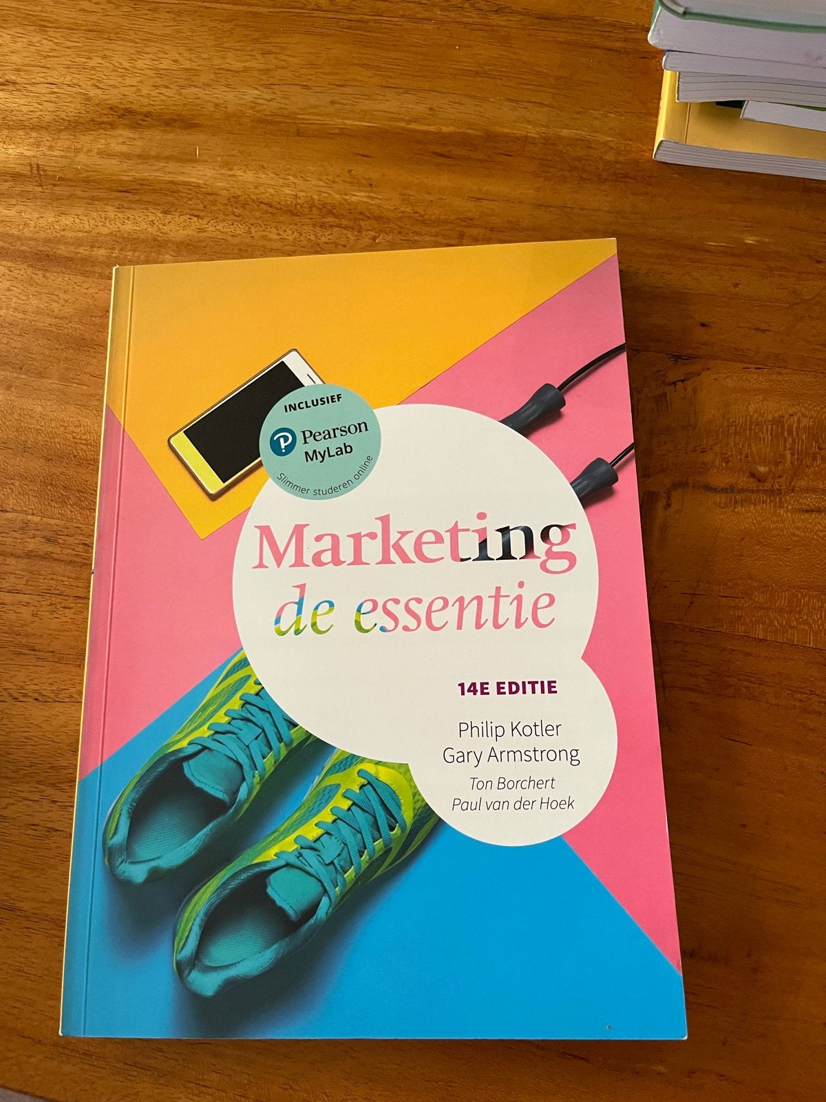 Marketing de essentie 14de editie, Ophalen of Verzenden, Zo goed als nieuw, Economie en Marketing