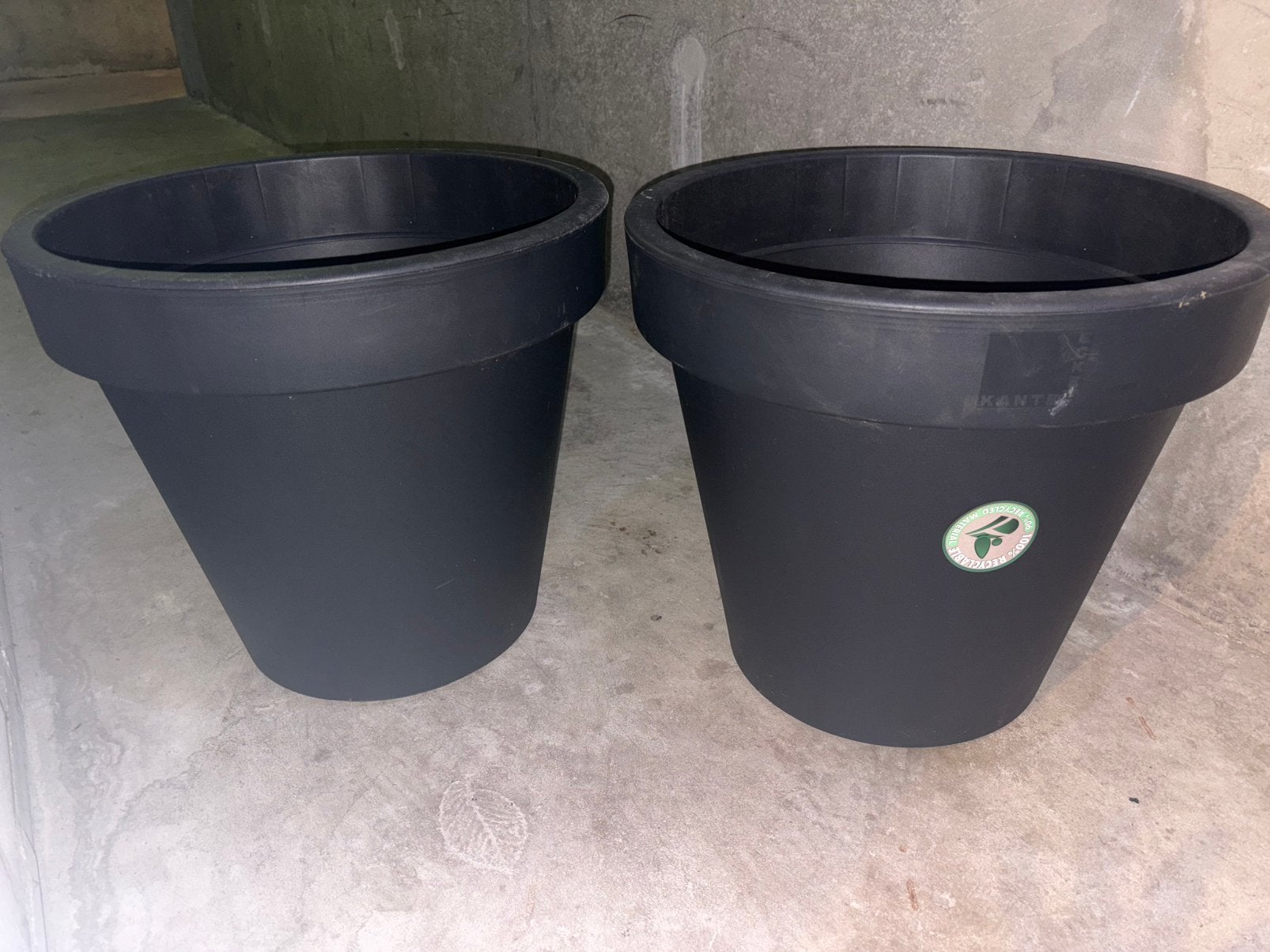 Bloempot 2 stuks, Tuin en Terras, Bloempotten, Ophalen, Rond, Zo goed als nieuw, Aardewerk