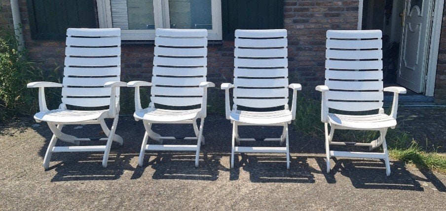4 x Kettler Tiffany

+ 2 kettler voetenbankjes, Ophalen, Overige materialen