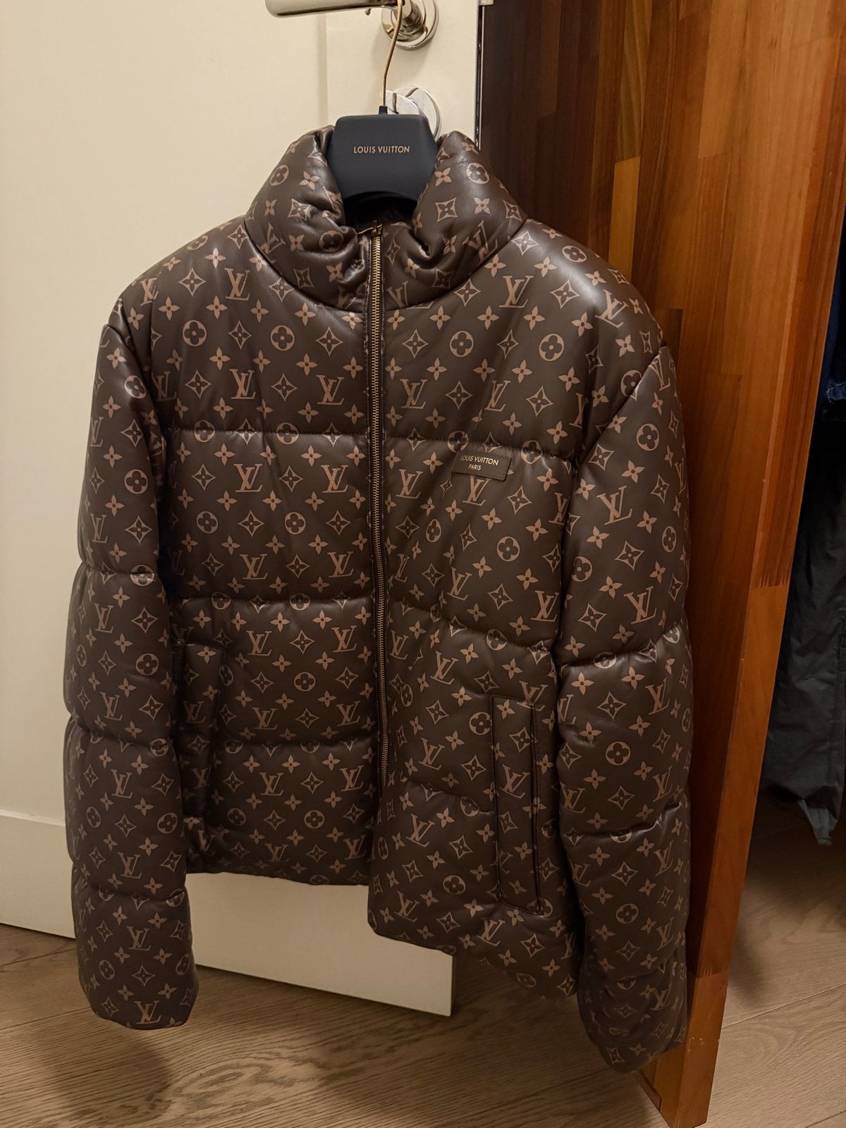 Louis Vuitton Monogram Puffer Jacket, Ophalen, Nieuw, Maat 48/50 (M), Bruin
