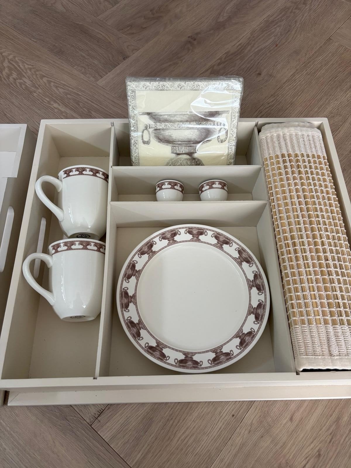 Breakfastbox VOS creations, Ophalen, Gebruikt, Landelijk/Boerenbont, Aardewerk
