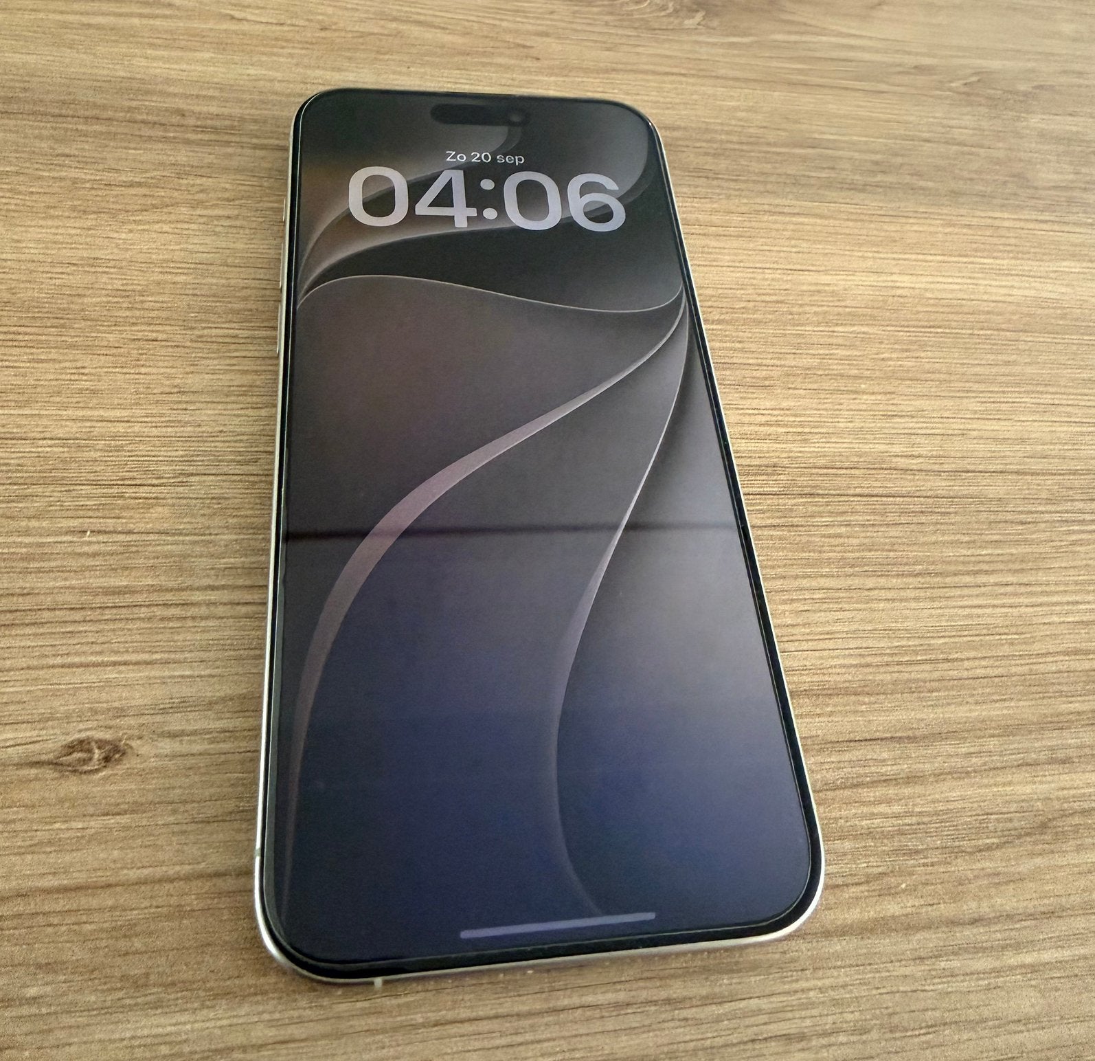 Iphone 15 Pro Max 256gb wit, krasvrij (bijna nieuw), Wit, IPhone 15 Pro Max, Zo goed als nieuw, 85 %