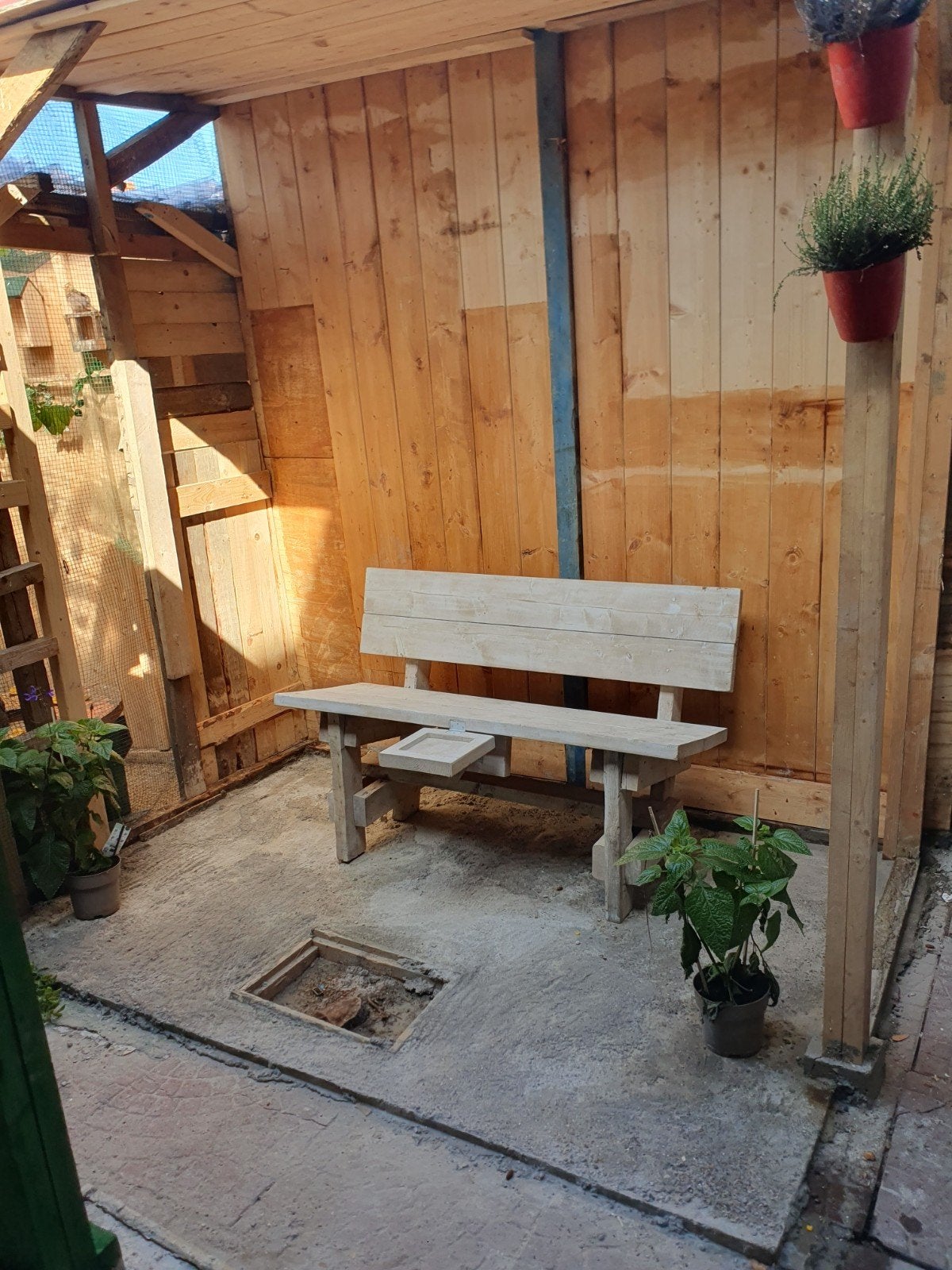Mooie handgemaakte tuinbankje met handig inklapbare tafeltje, Ophalen of Verzenden, Hout