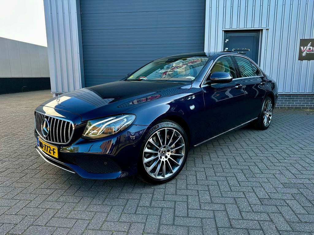 Mercedes-Benz E-klasse 350 d Ambition Designo Panoramadak, Auto's, Automaat, Achterwielaandrijving, Beige, 258 pk