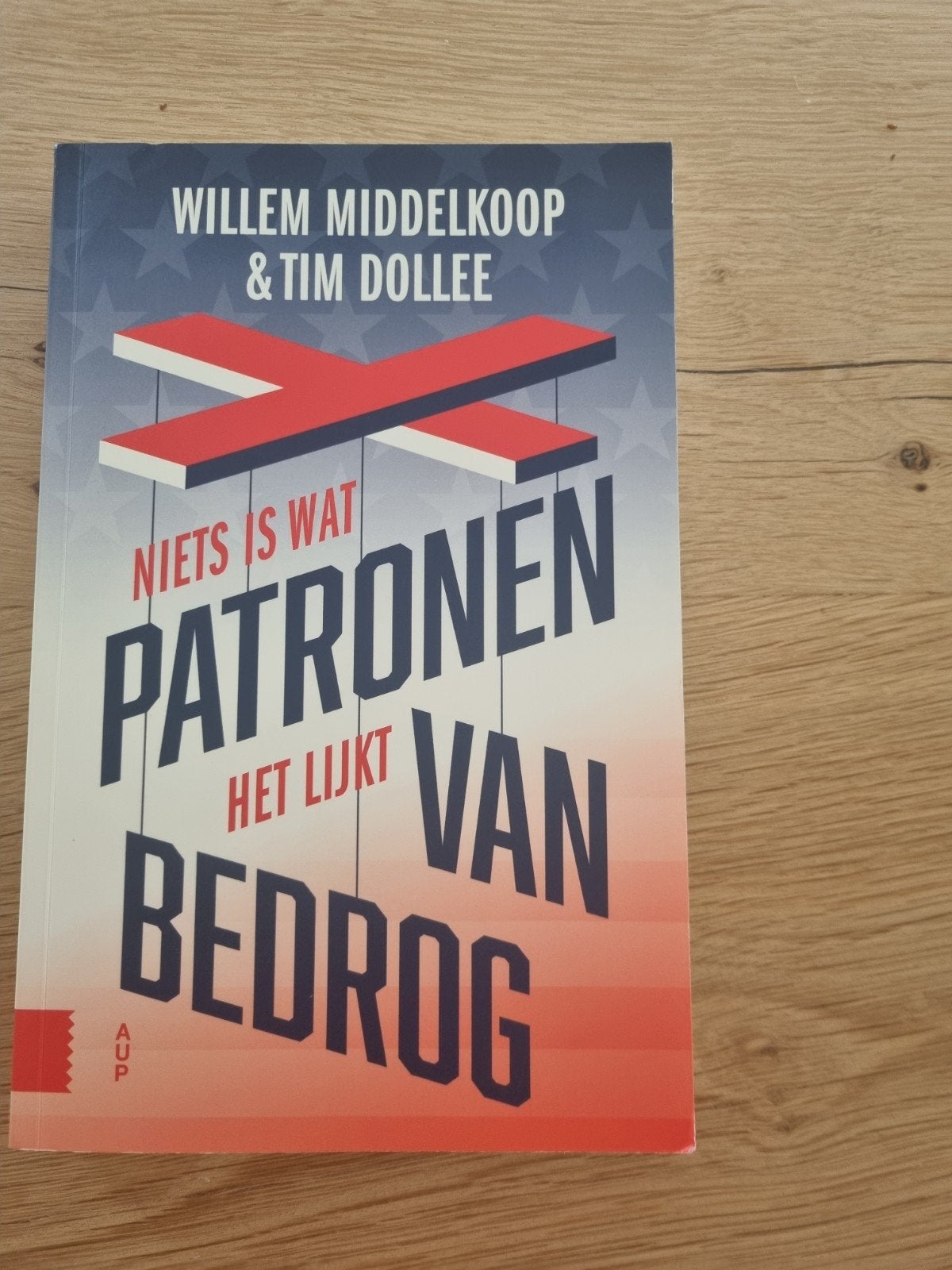 Patronen van Bedrog - Willem Middelkoop & Tim Dollee, Ophalen of Verzenden, Gelezen, Willem Middelkoop & Tim Dollee, Nederland