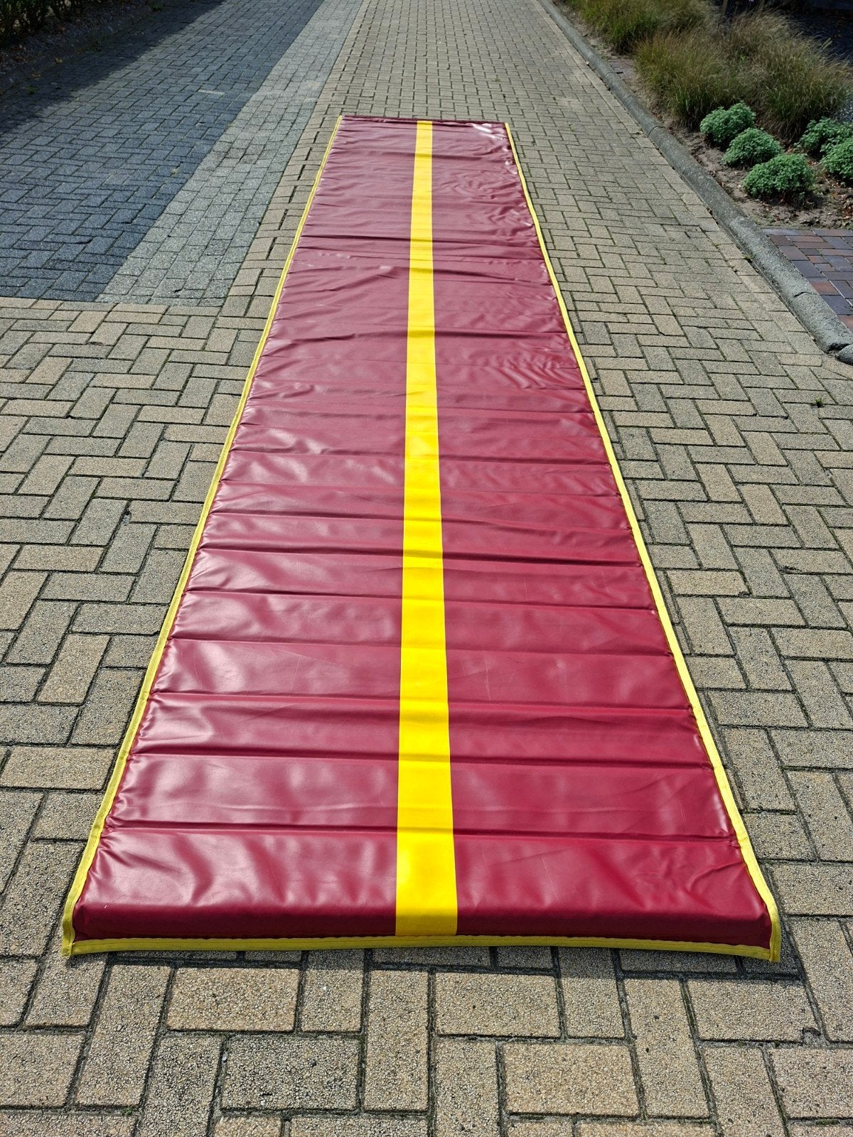 Turnmat / Gymmat / Airtrack (zonder lucht), Ophalen, Gebruikt, Rood, Materiaal