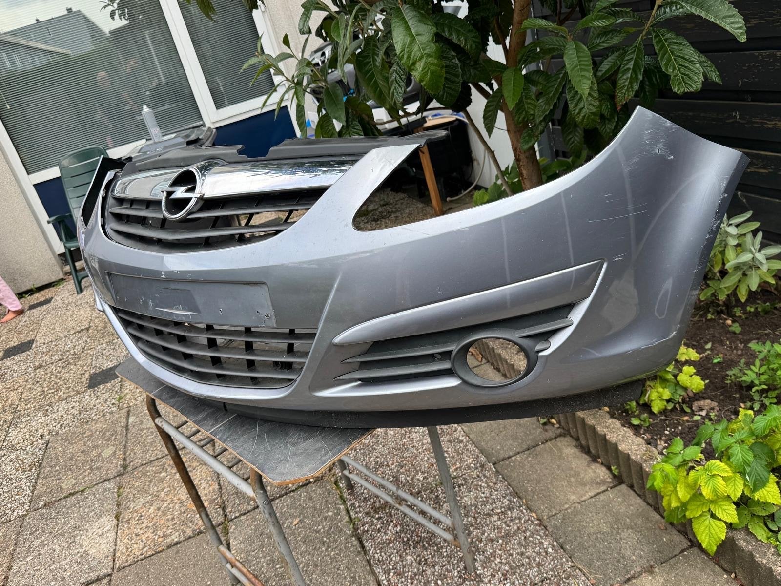 Opel Corsa D Voorbumper - Grijs- Gebruikt 2006-2014, Gebruikt, Voor, Opel, Ophalen of Verzenden