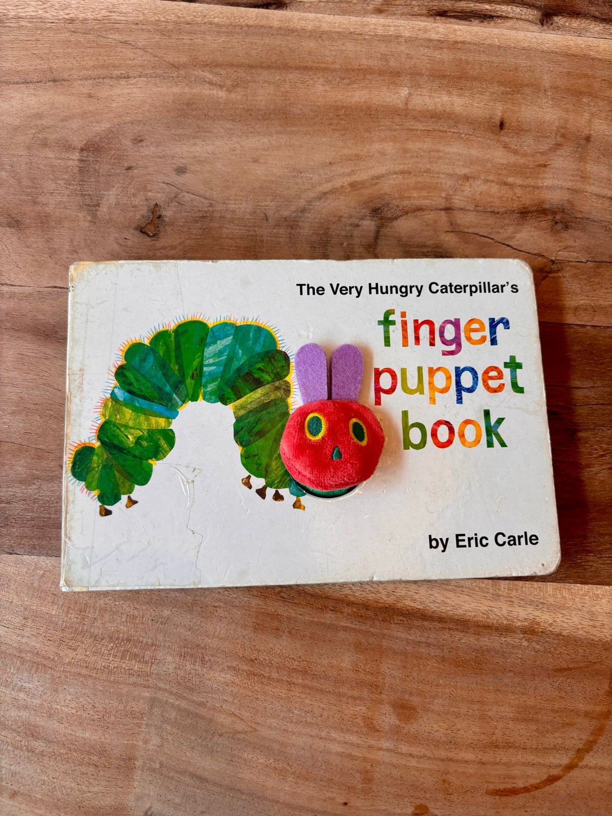 De Rupsje Nooitgenoeg vingerpop boek (engelse versie), Ophalen, Zo goed als nieuw, Uitklap-, Voel- of Ontdekboek, 1 tot 2 jaar