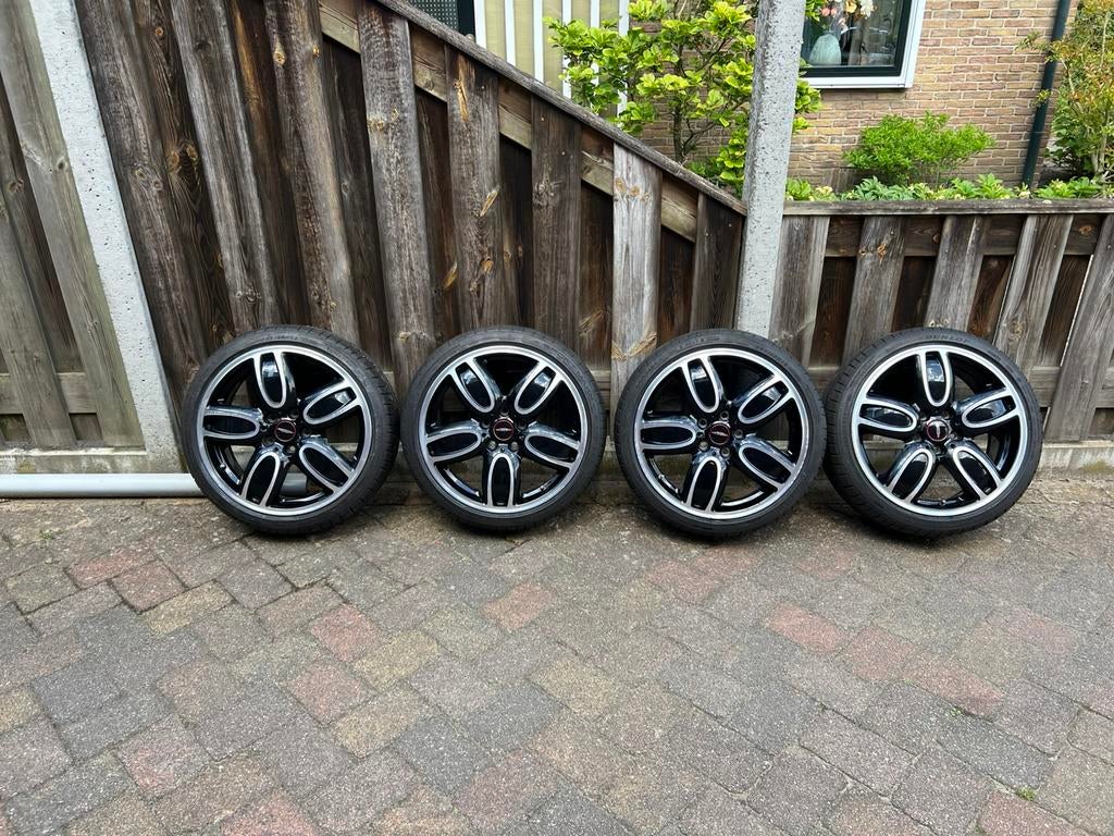 Mini cooper s JCW F55 F56 F57 velgen en banden 18 inch, Ophalen, 18 inch, Banden en Velgen, 205 mm