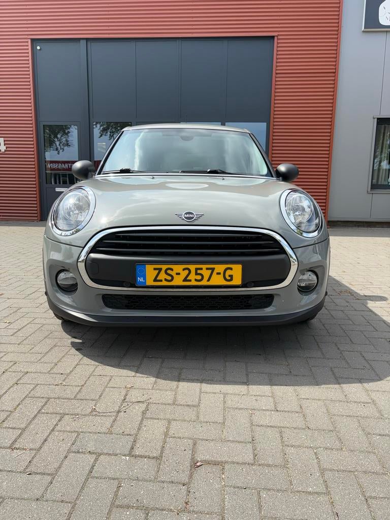 Mini 5-deurs 1.5 102pk 2019 Grijs LM VELG AIRCO NAVI, Voorwielaandrijving, Stof, Zwart, Handgeschakeld