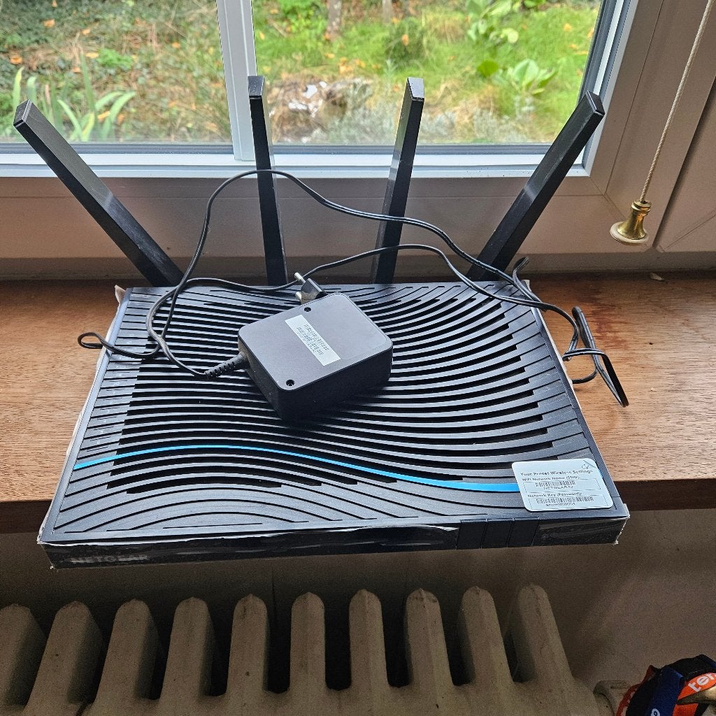 NETGEAR Nighthawk X8 (R8500) - AC5300 Tri-Band WiFi Router, Ophalen of Verzenden, Gebruikt, Router, NETGEAR