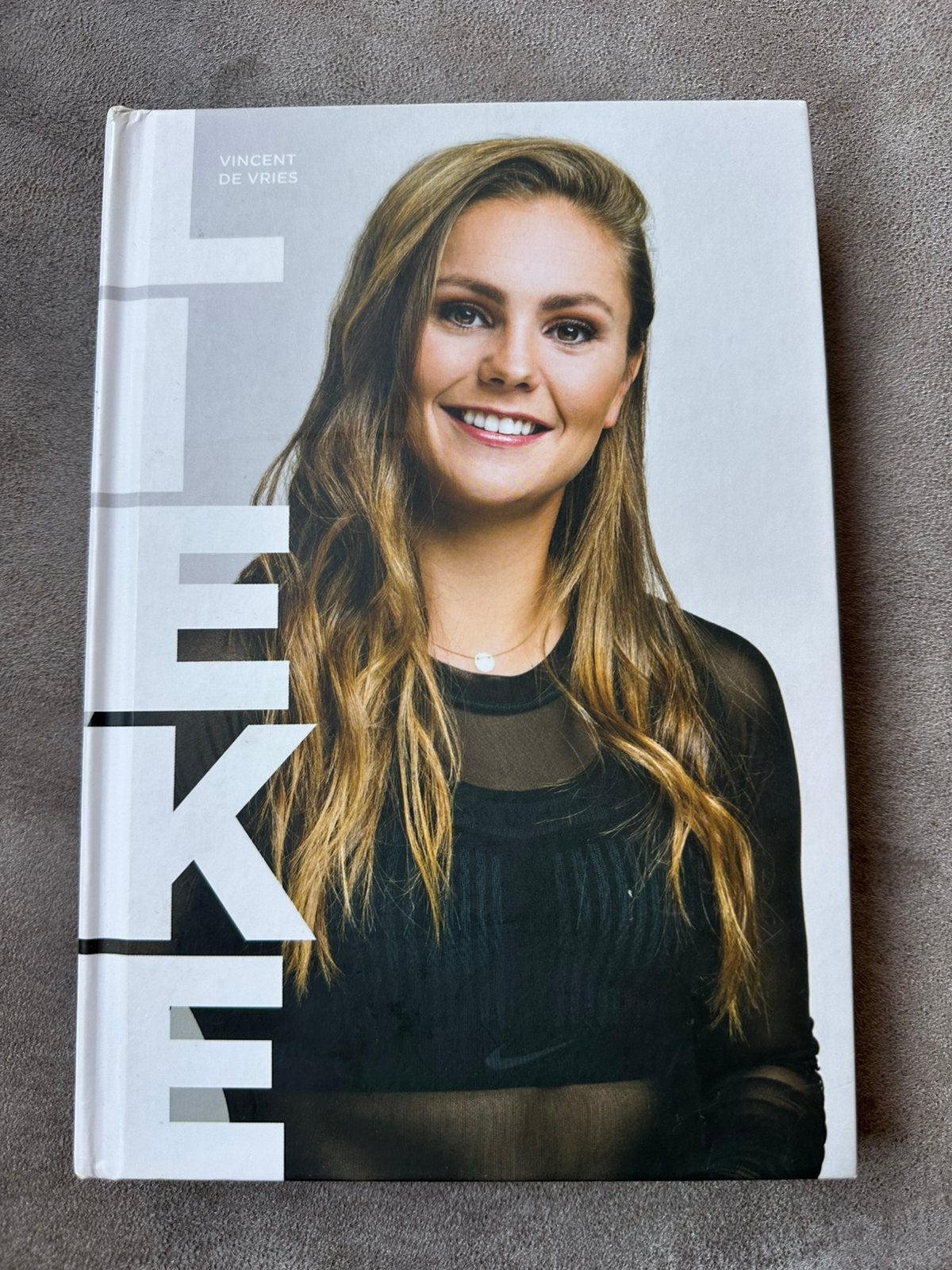 Boek Lieke Martens, Ophalen of Verzenden, Zo goed als nieuw, Sport