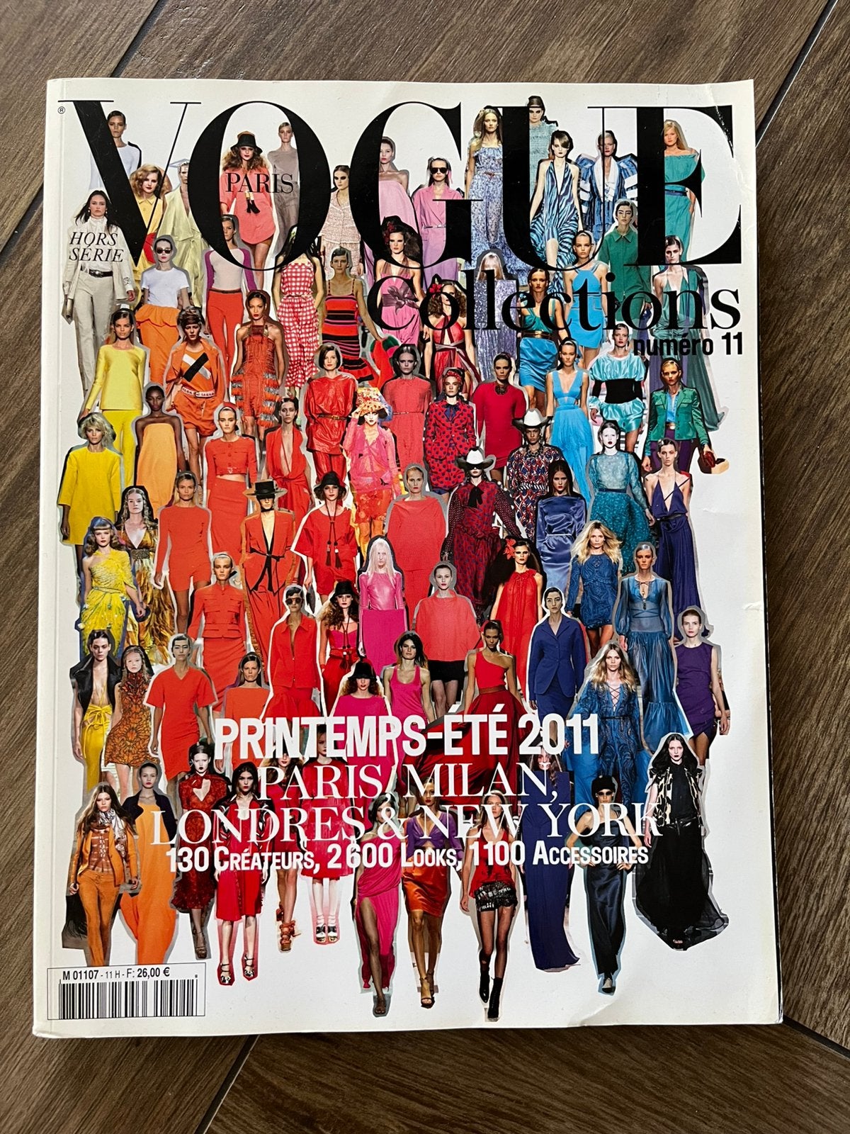 Vogue Collections Paris printemps été 2011, Boeken, Mode, Ophalen of Verzenden, Gelezen, Mode algemeen