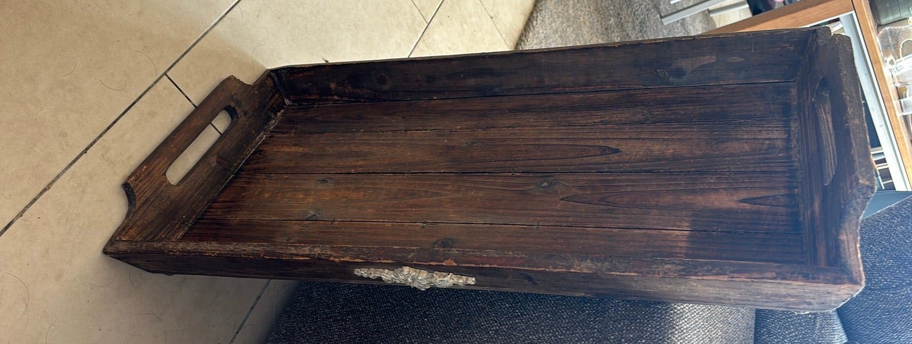 Groot houten dienblad met smeedijzeren ornamenten, Ophalen, Zo goed als nieuw, Rechthoekig, Hout
