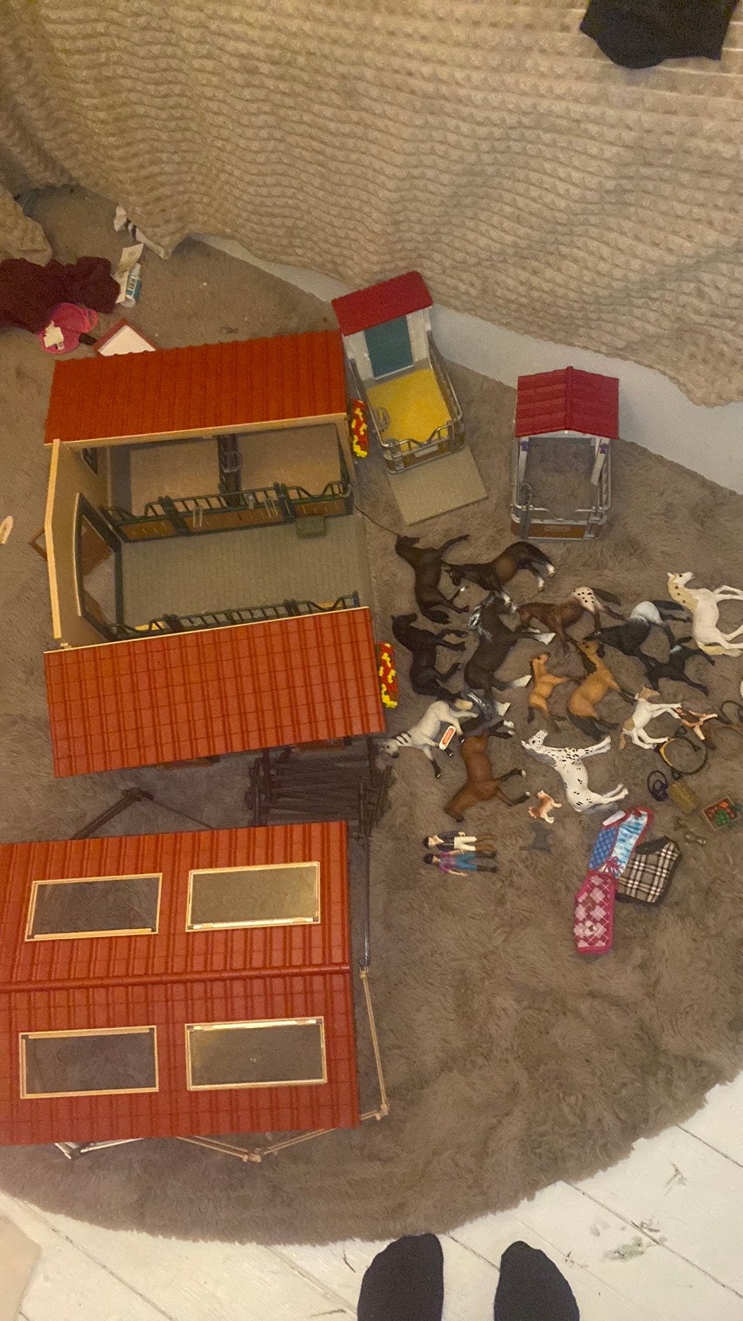 Schleich manege met heel veel paarden en extras, Ophalen of Verzenden, Gebruikt