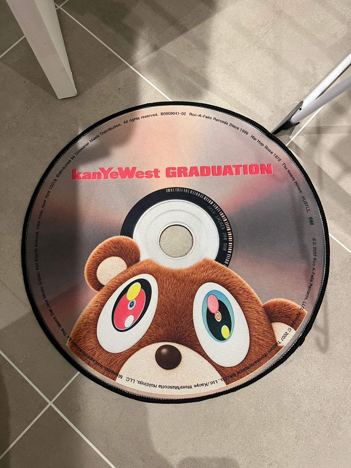 CD TAPIJT Unieke Kanye West 2Graduation CD Laagpolige Tapijt, Ophalen of Verzenden, Zo goed als nieuw, Nederlandstalig