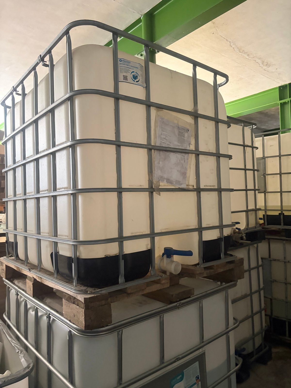 IBC container 1000 liter - Zo goed als nieuw, 150 liter of meer, Ophalen of Verzenden, Gebruikt, Kunststof