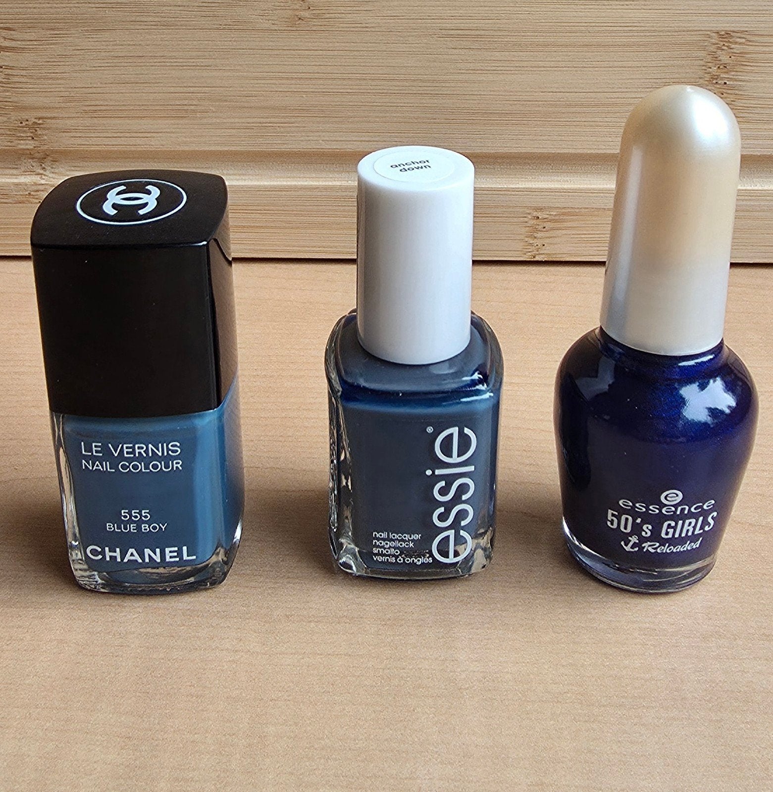 Set van 3 blauwe nagellakken: Chanel, Essie, Essence, Gebruikt, Verzenden, Blauw, Handen en Nagels
