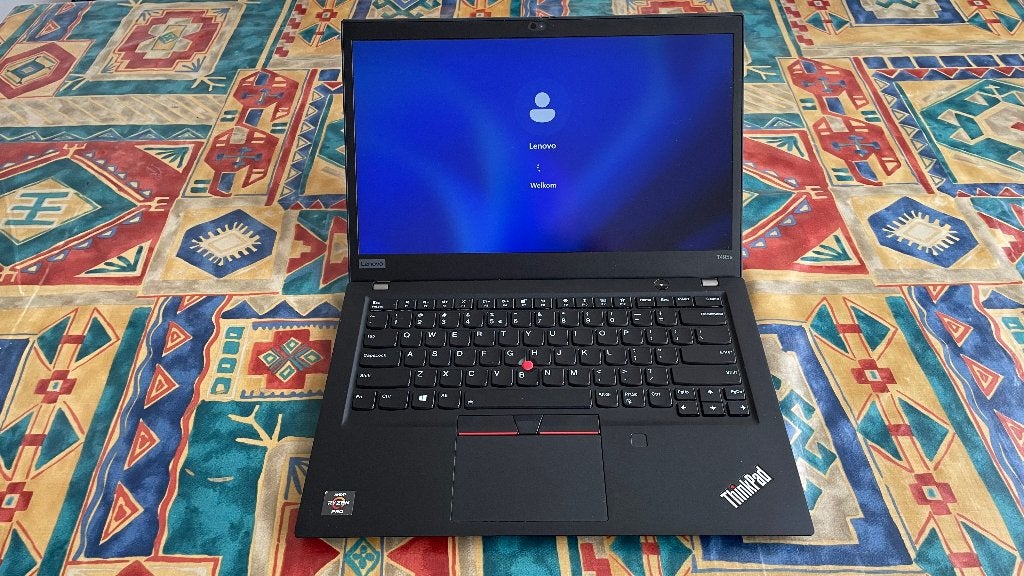Foto 2 van Lenovo Thinkpad T495s 16GB Ryzen 5 Pro