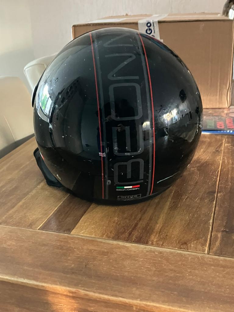 Beon Design zwart, Fietsen en Brommers, Brommerhelmen, Ophalen, Gebruikt, Medium