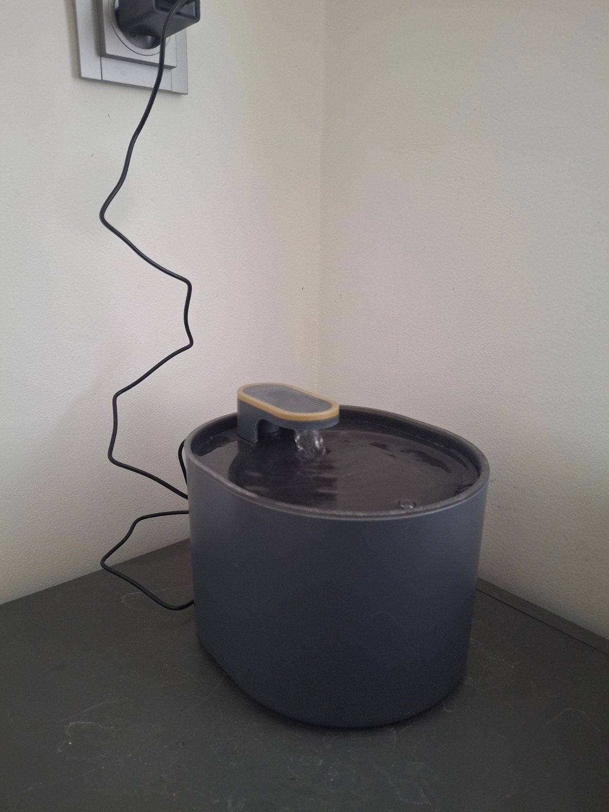 Automatische drinkfontein, Ophalen of Verzenden, Automatisch, Zo goed als nieuw