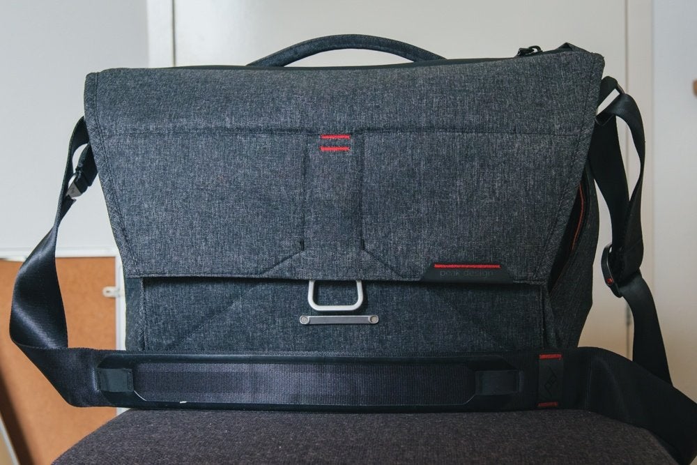 Peak design everyday messenger 13l v1, Audio, Tv en Foto, Fotografie | Fototassen, Voorvak, Ophalen of Verzenden, Zo goed als nieuw