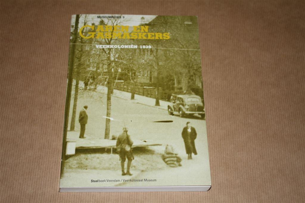 Garen en gasmaskers. Veenkoloniën 1939., Ophalen of Verzenden, Gelezen
