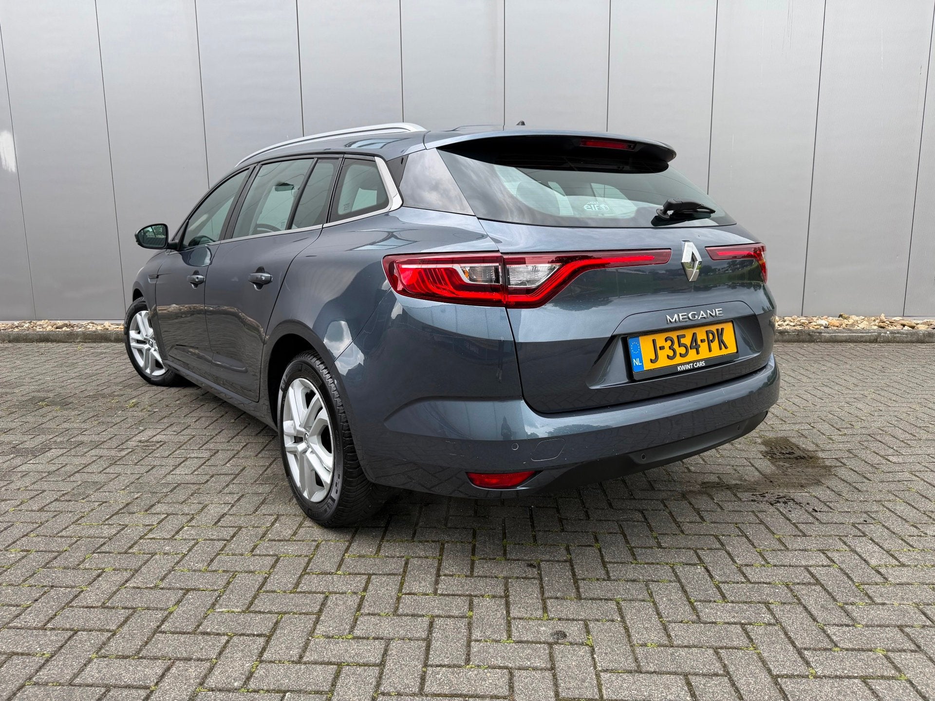 Renault Mégane Estate 1.2 TCe Zen|DEALEROH|CLIMA|CRUISE, Voorwielaandrijving, Gebruikt, 4 cilinders, Parkeersensor