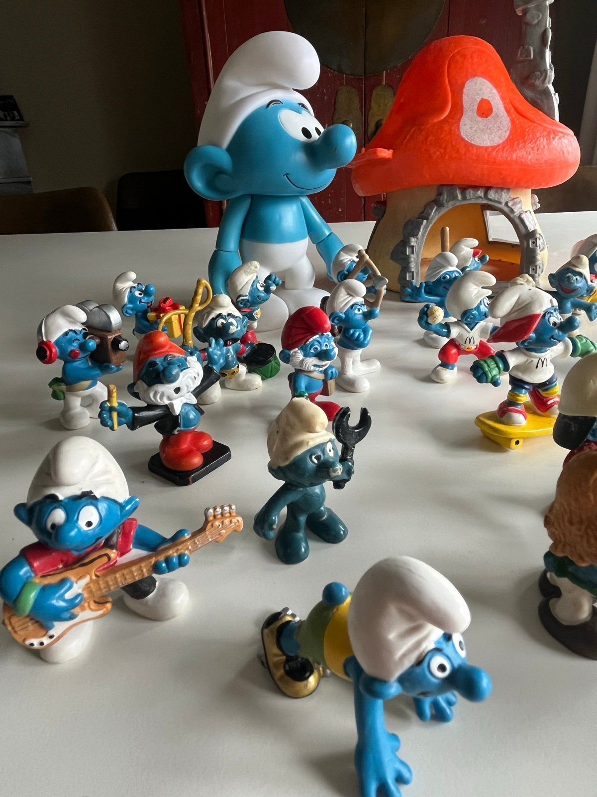 Grote collectie Smurfen beeldjes ( ca 50)met paddenstoelhuis, Verzamelen, Poppetjes en Figuurtjes, Ophalen, Gebruikt