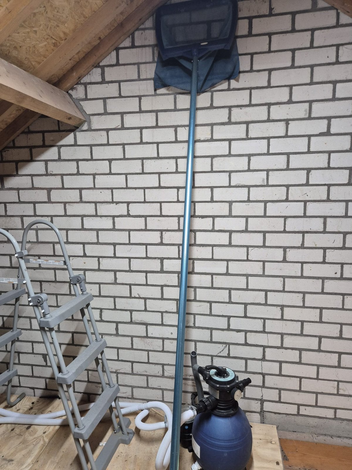 Zwembad zeef, Ophalen, Gebruikt