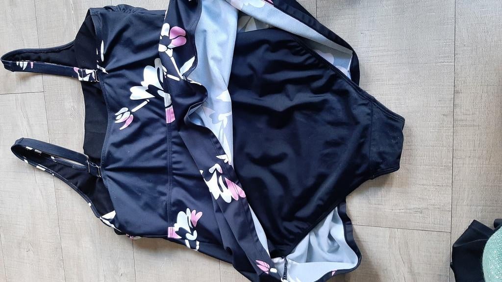 Corrigerende badpakken, Kleding | Dames, Badmode en Zwemkleding, Ophalen of Verzenden, Zo goed als nieuw, Zwart, Badpak