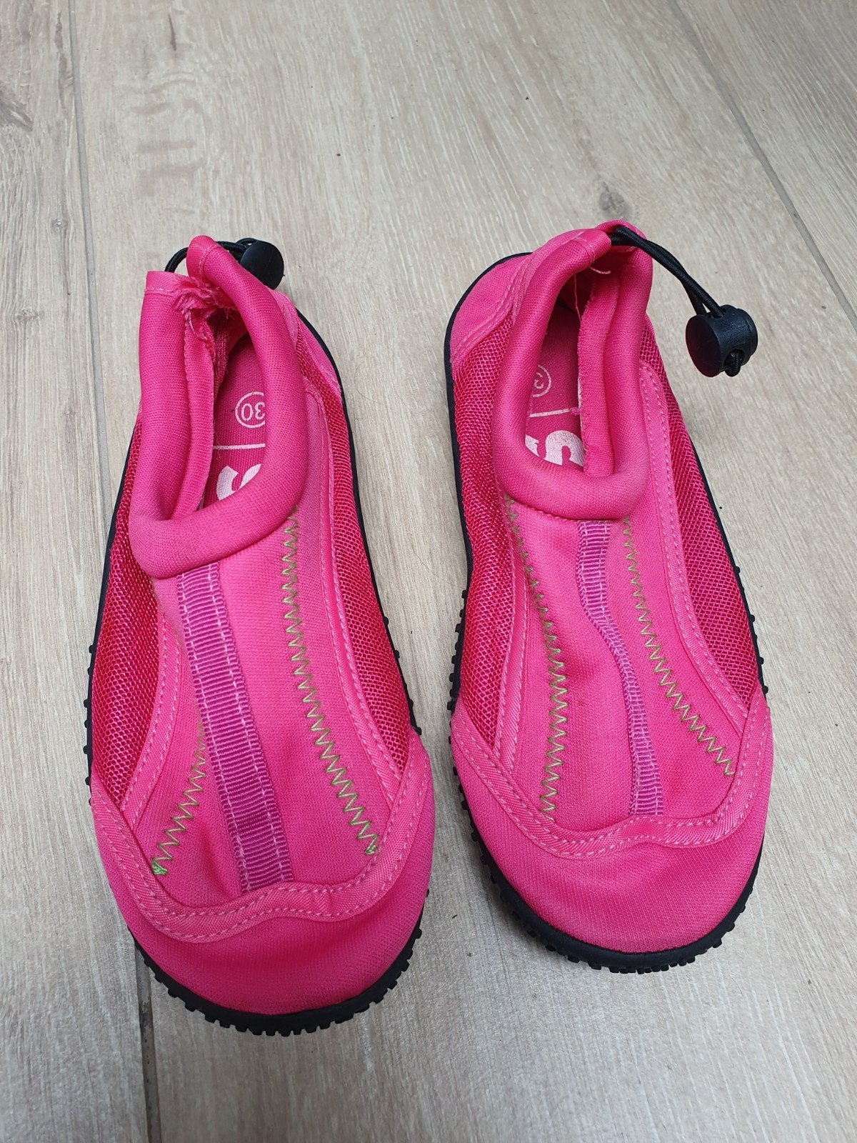 Waterschoenen met koord maat 30, Kinderen en Baby's, Kinderkleding | Kinder-zwemkleding, Ophalen of Verzenden, Jongen of Meisje