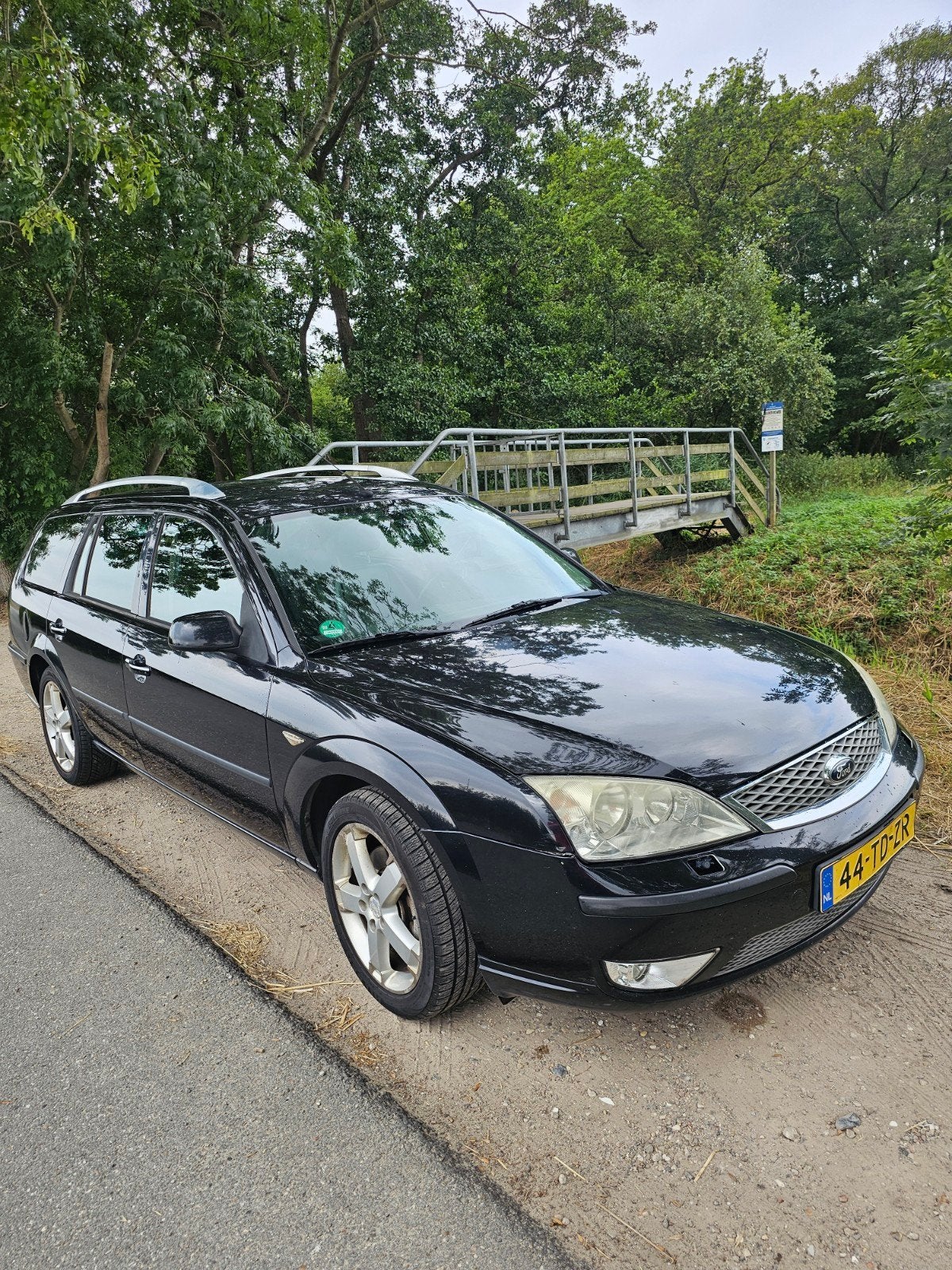 Ford Mondeo 1.8 16V 92KW Wagon 2006 Zwart, 4 cilinders, Zwart, Stationwagon, Handgeschakeld