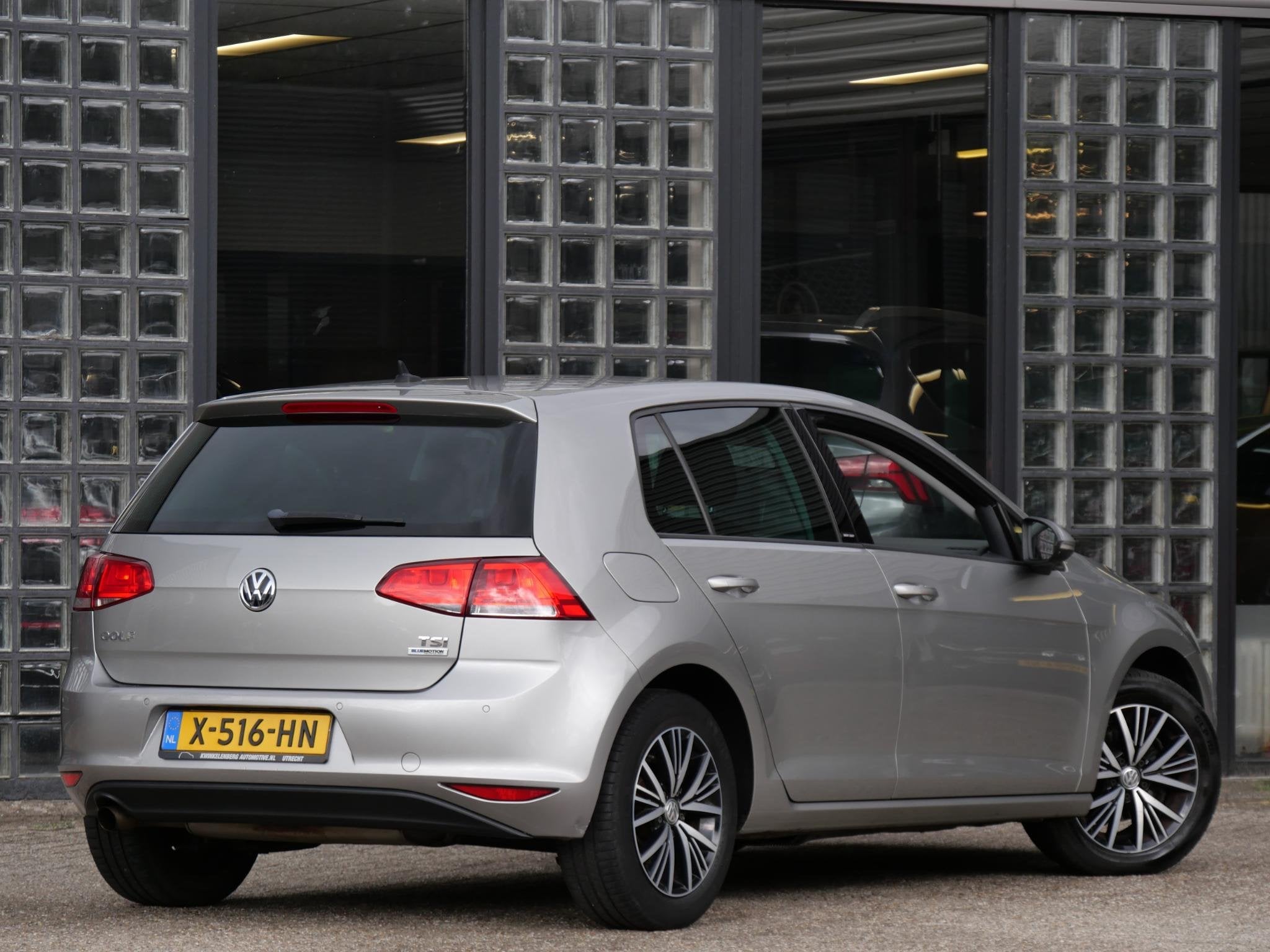 Volkswagen Golf 1.2TSi ALLSTAR/ CARPLAY/ PDC V+A/ WINTER PAK, Auto's, Volkswagen, Gebruikt, Euro 6, 4 cilinders, Bedrijf