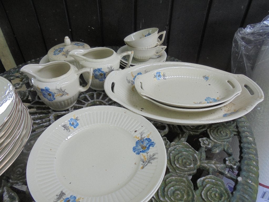 MOSA / Titania ontbijt/thee servies delen met blauwe bloem, Ophalen of Verzenden