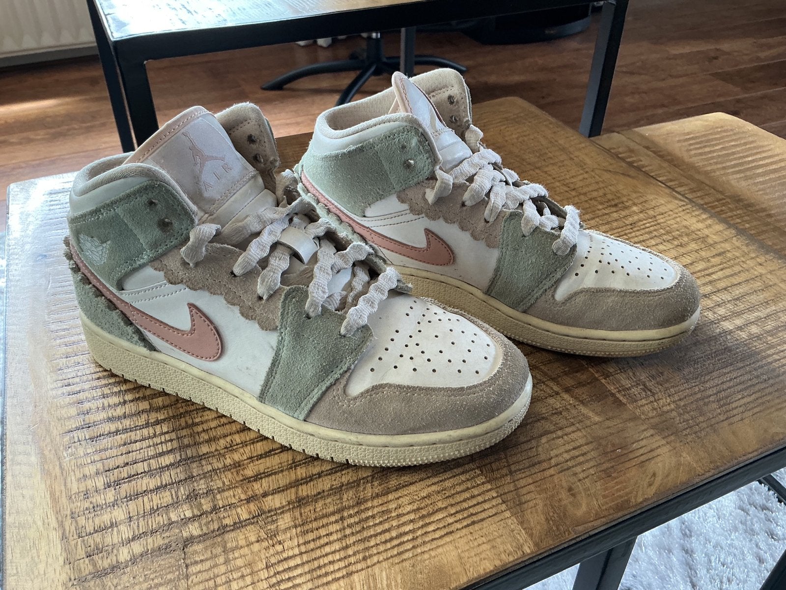 Jordan Nike Air sneakers maat 36 - Zgan, Ophalen, Zo goed als nieuw, Sneakers of Gympen