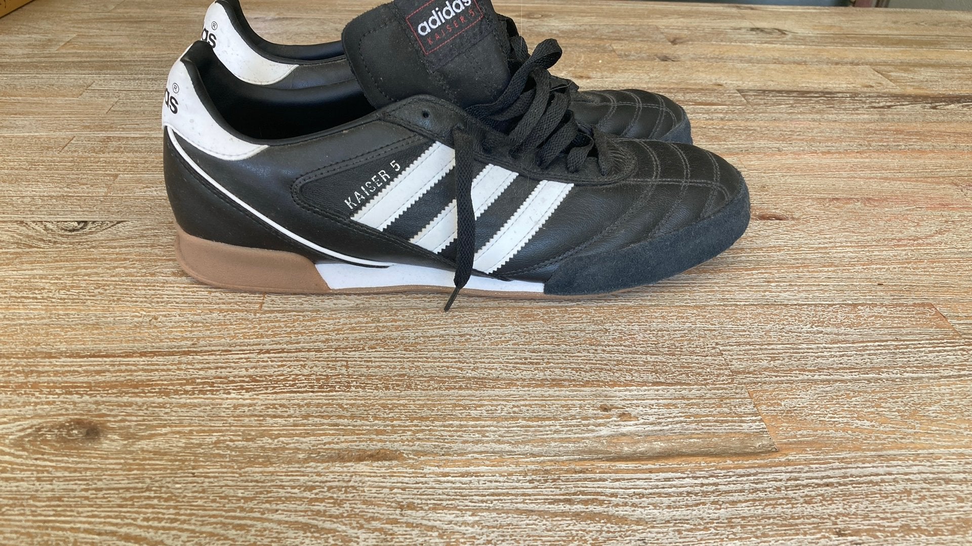 Nieuwe Adidas kaiser 5. Sportschoen. Maat 10., Maat XL, Schoenen, Nieuw, Ophalen of Verzenden