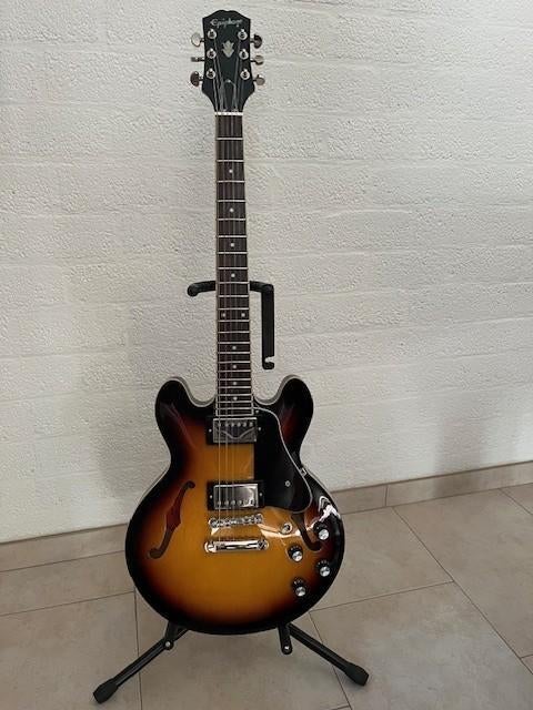 Epiphone ES339 Cherry Sunburst, Muziek en Instrumenten, Snaarinstrumenten | Gitaren | Elektrisch, Ophalen, Zo goed als nieuw, Semi-solid body