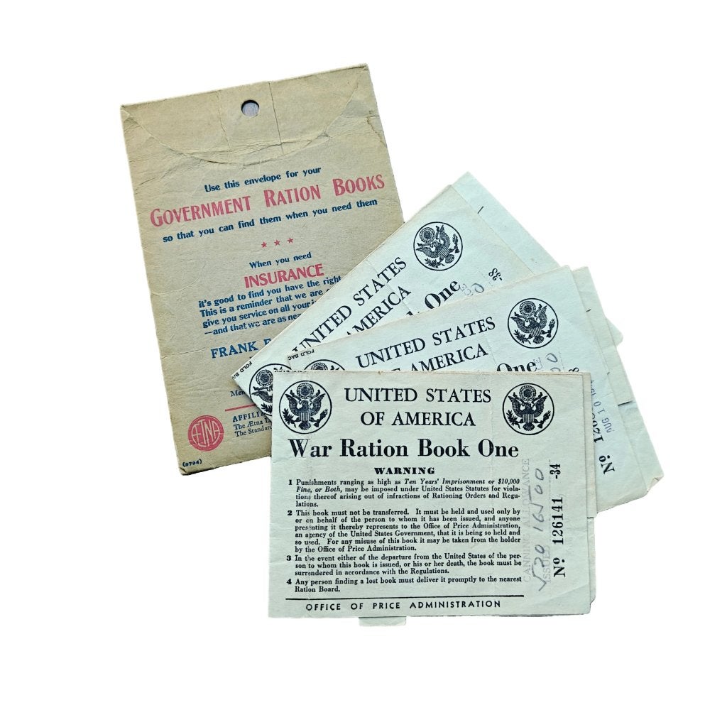 WWII US OPA Ration Booklet Set, Verzamelen, Ophalen of Verzenden, Amerika, Embleem of Badge