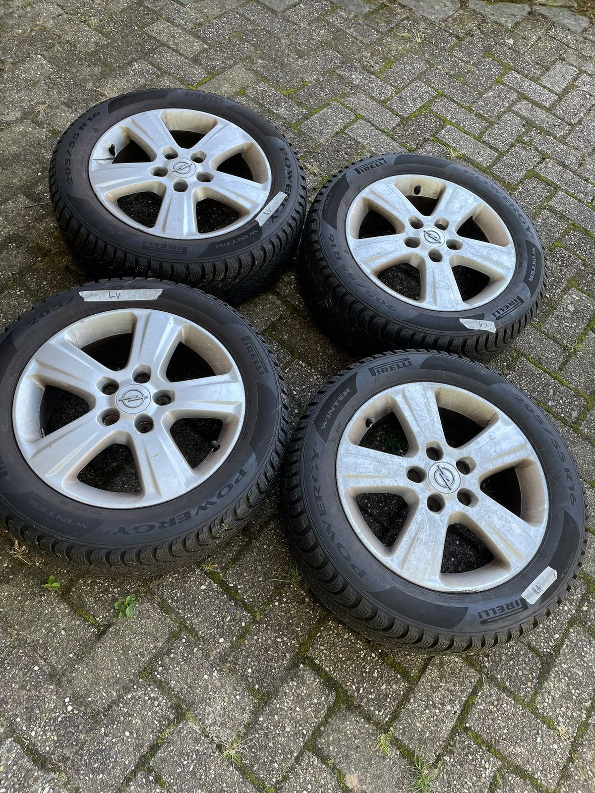 Bijna nieuwe winterbanden op opel velgen, Ophalen, Gebruikt, 16 inch, Banden en Velgen