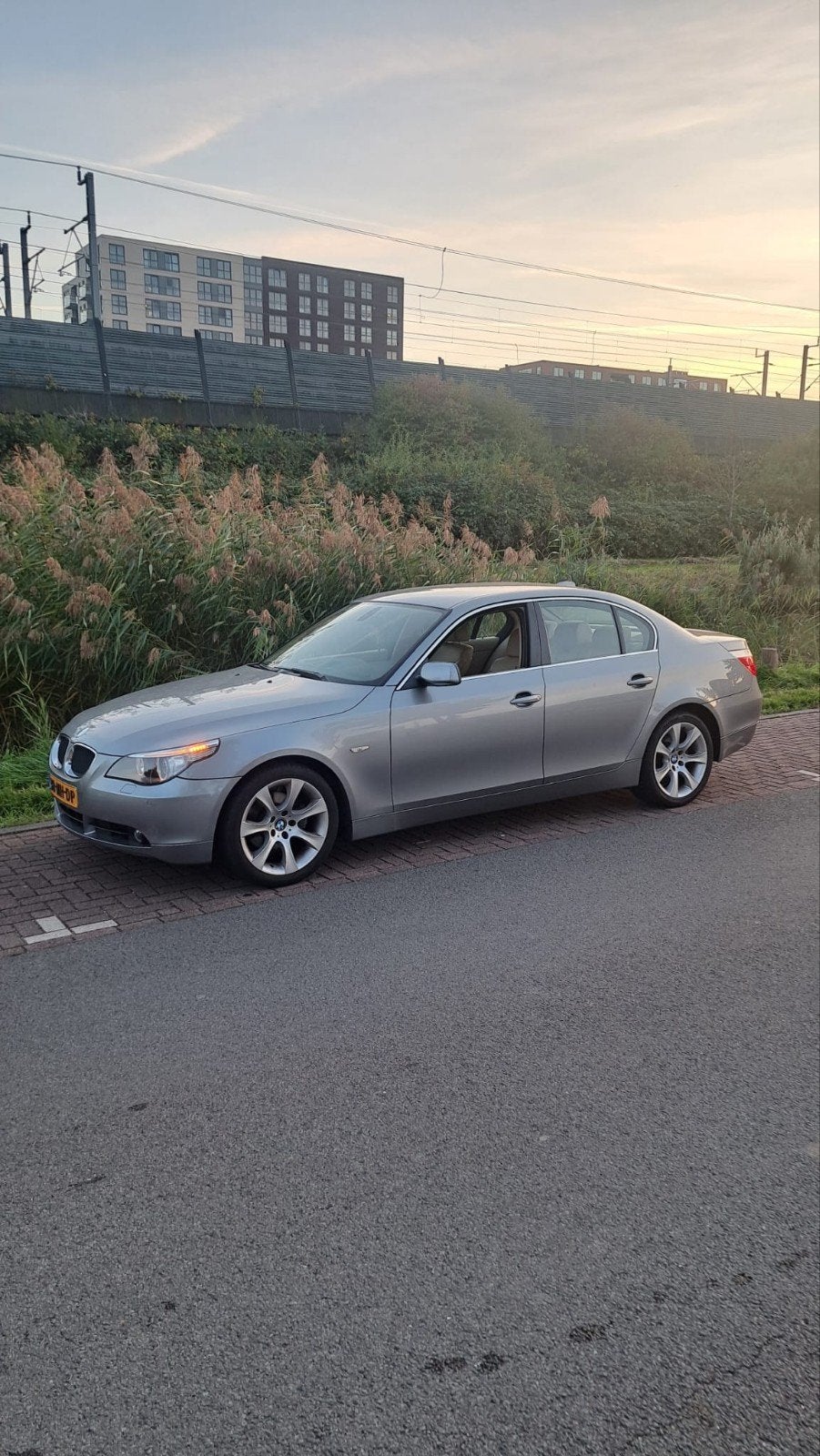 BMW 5-Serie 2.5 I 525 AUT 2003 Grijs, Auto's, Automaat, Achterwielaandrijving, 2000 kg, Overige kleuren